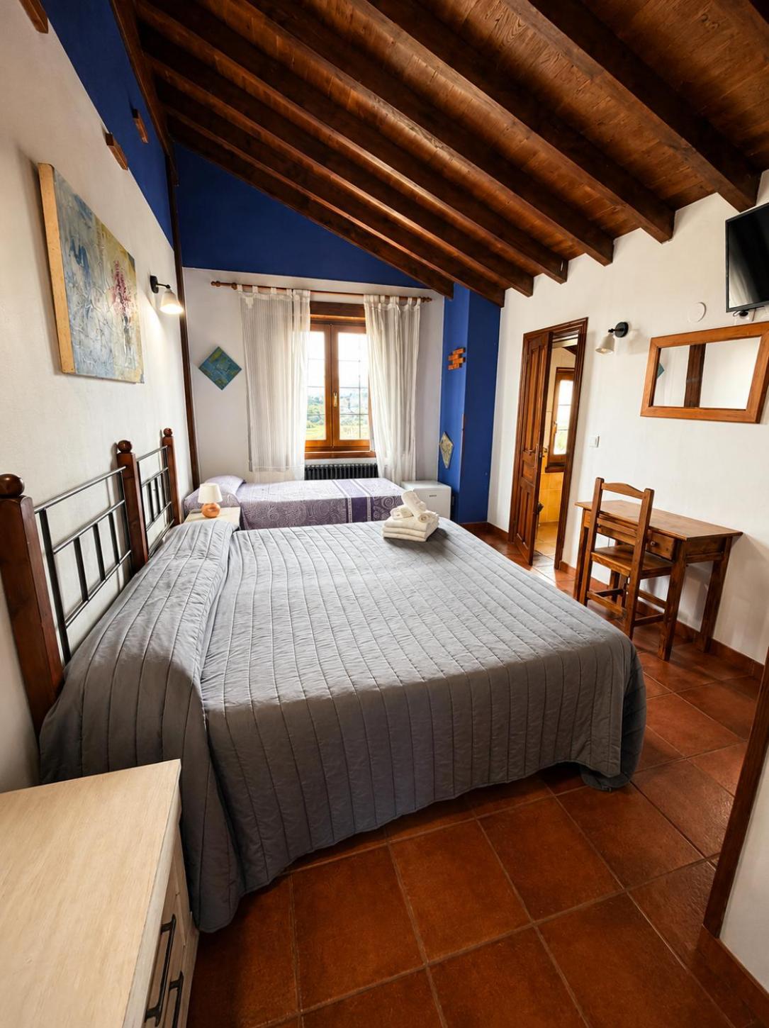 Habitación Triple con aparcamiento